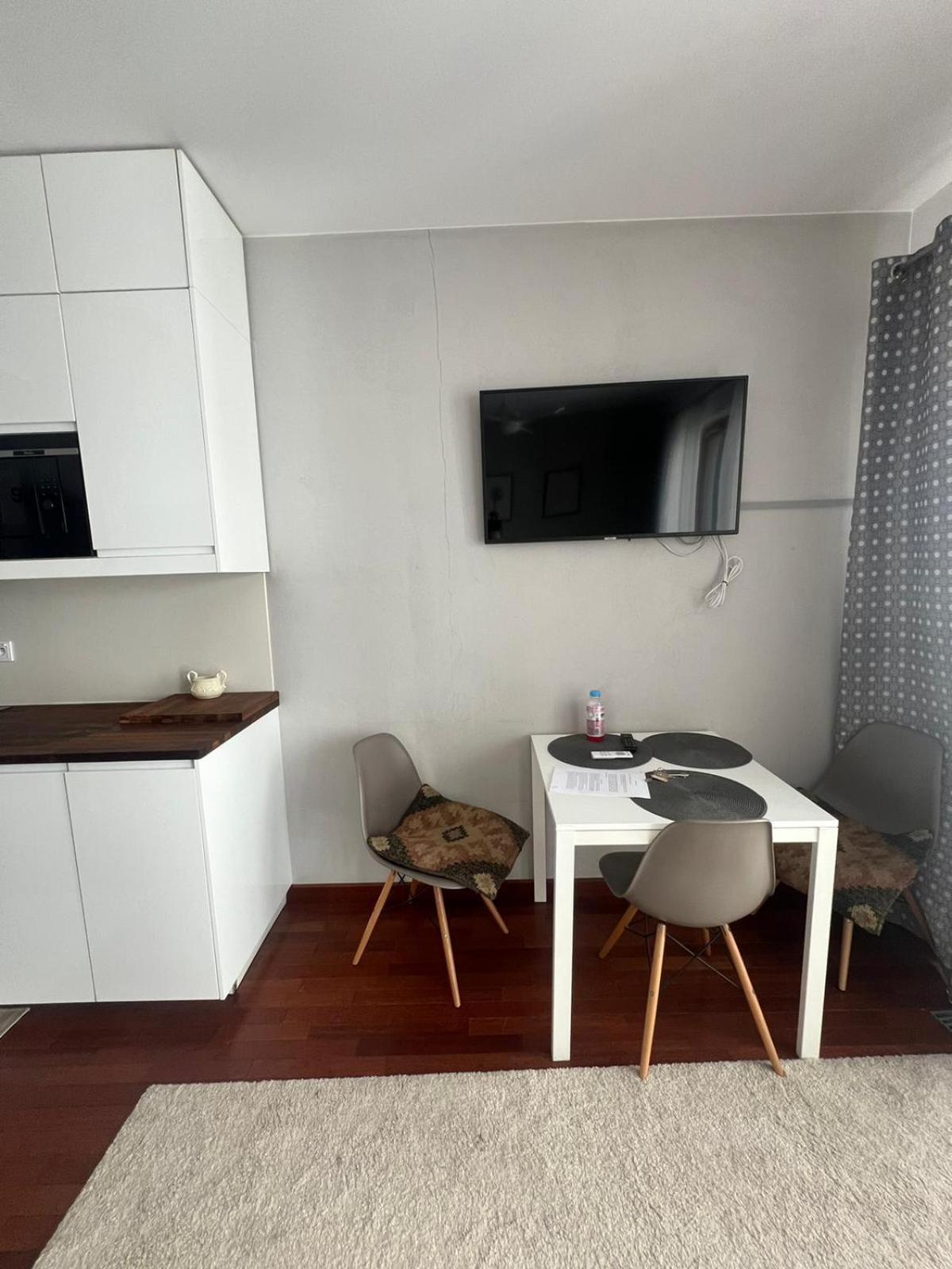 Butas Center Studio Pawia By Esteum Host *